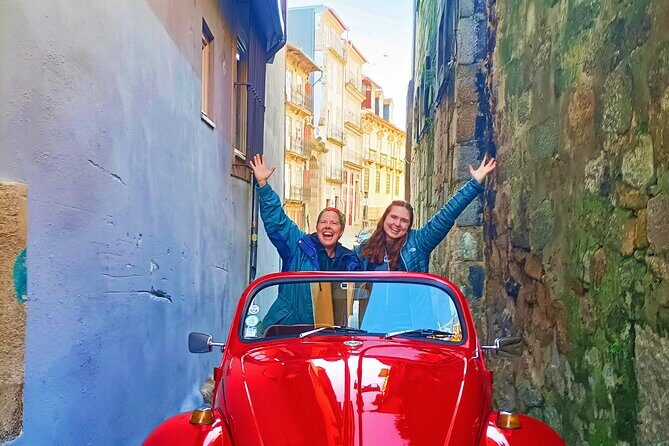 Peter`s Beetle Porto Tour - Catedral do Porto: short stop, big silhouette