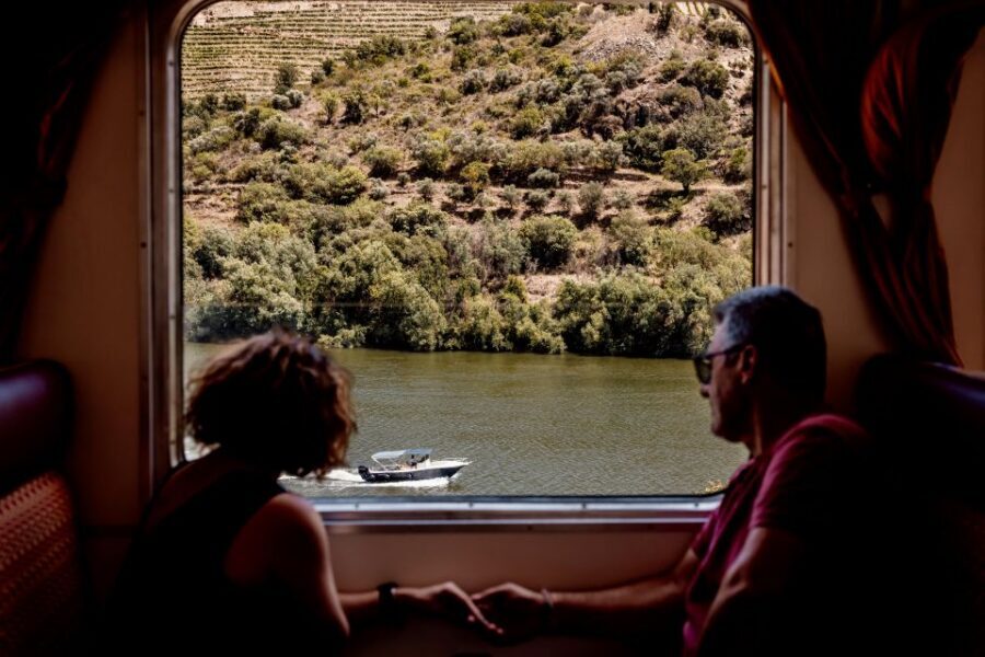Pinhão: Douro River Boat Tour with Lunch - Lunch in a traditional restaurant: why this is the real payoff