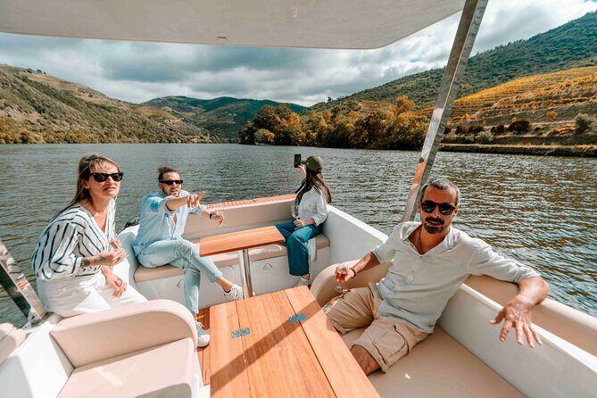 Pinhão: Electric Boat Experience 1h - Taste of Two Wines - Price and value: why $24.20 can actually feel fair