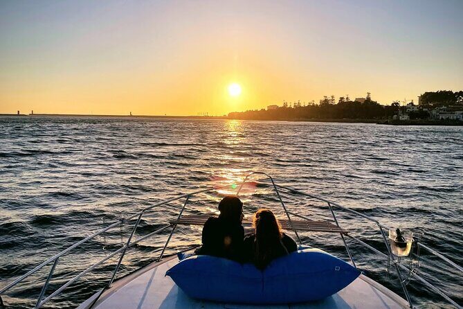 Port : 6 Bridges Cruise With Sunset option & Port wine - Weather and timing: how to dress for “sunset chill”