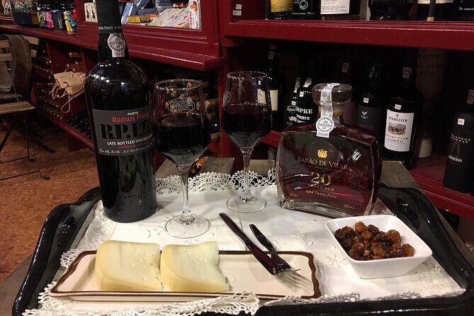 Port Wine Tasting in Coimbra - The mini lesson: what to notice as the glass changes