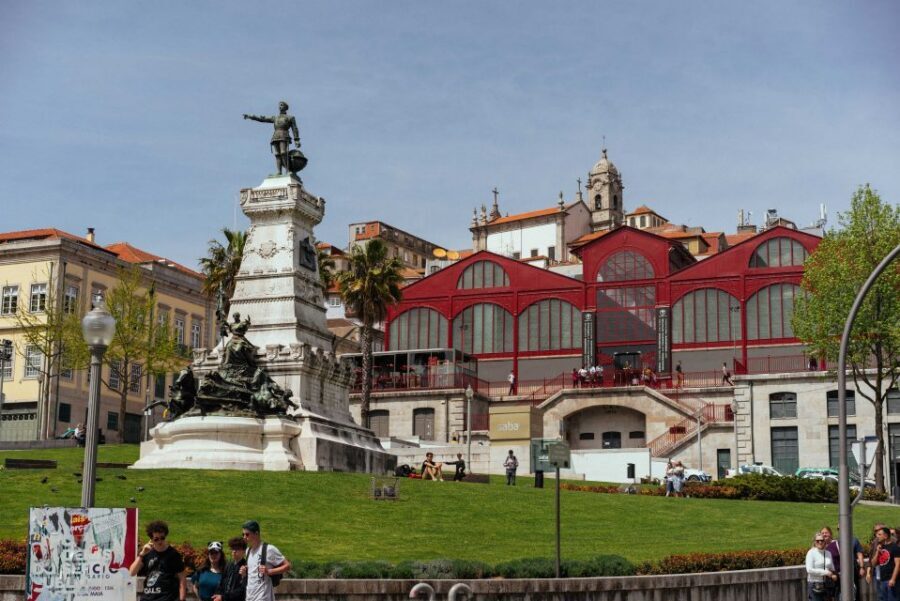 Porto: 2.5-Hour Private City Tour Off the Beaten Track - Street Art and Architectural Details: The Stuff You Usually Walk Past