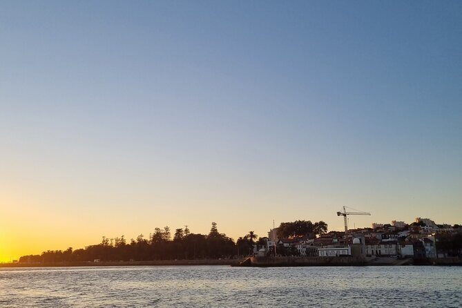 Porto: 2h Private Tour (1 to 6 people) on the Douro River with a local - Comfort on board: the small details that make the 2 hours feel longer