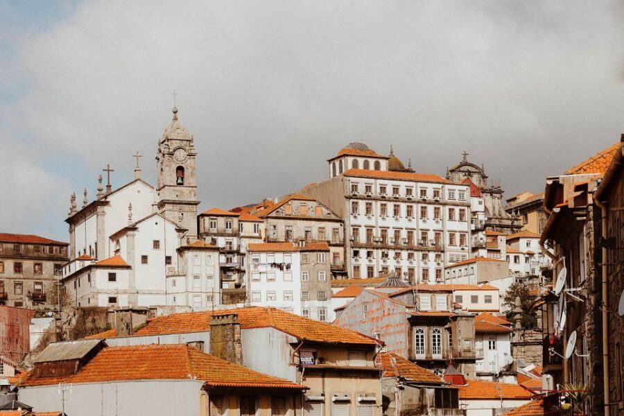 Porto: 3-Hour Guided Walking Tour - Starting at the Cathedral of Porto: get your bearings fast