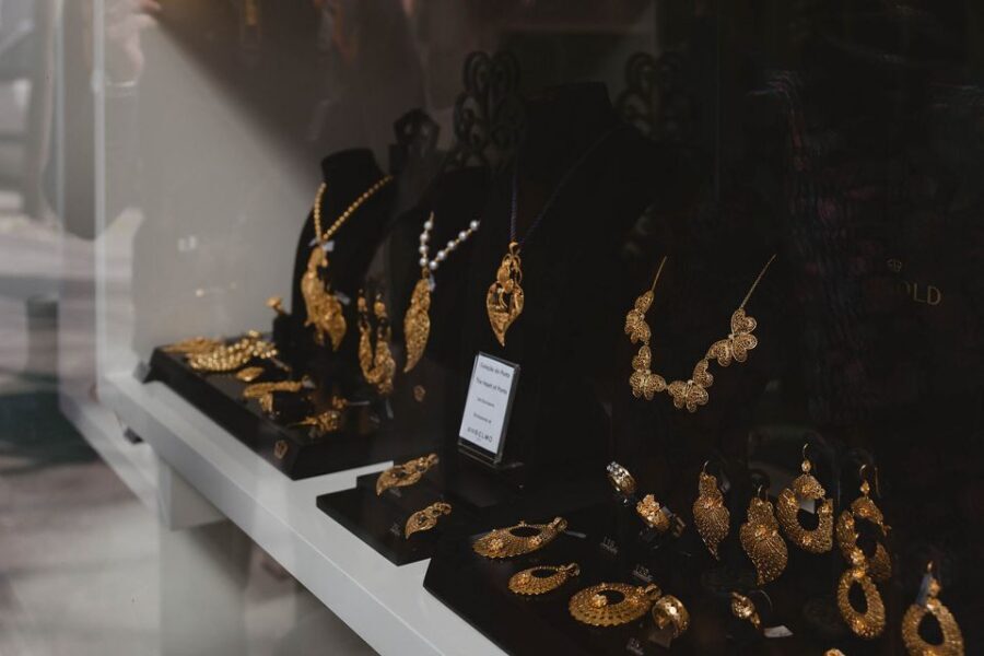 Porto: 3-Hour Guided Walking Tour - Passing the Port Wine cellars: the trade story behind the souvenirs