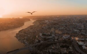 Porto: 5D Flight over de City for all family. - Where you start on your Porto day (and how long it really takes)