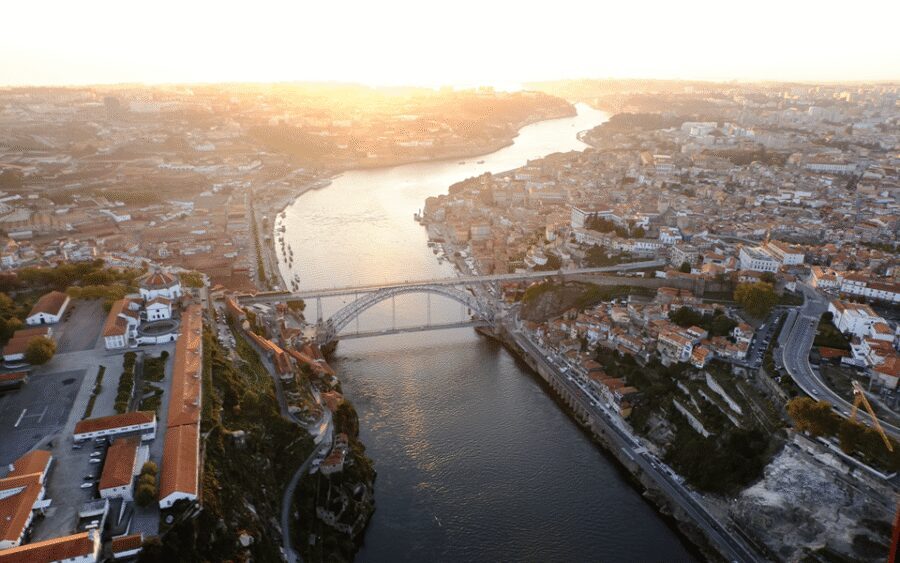 Porto: 5D Flight over de City for all family. - The 5D effects: what you’ll feel during those minutes