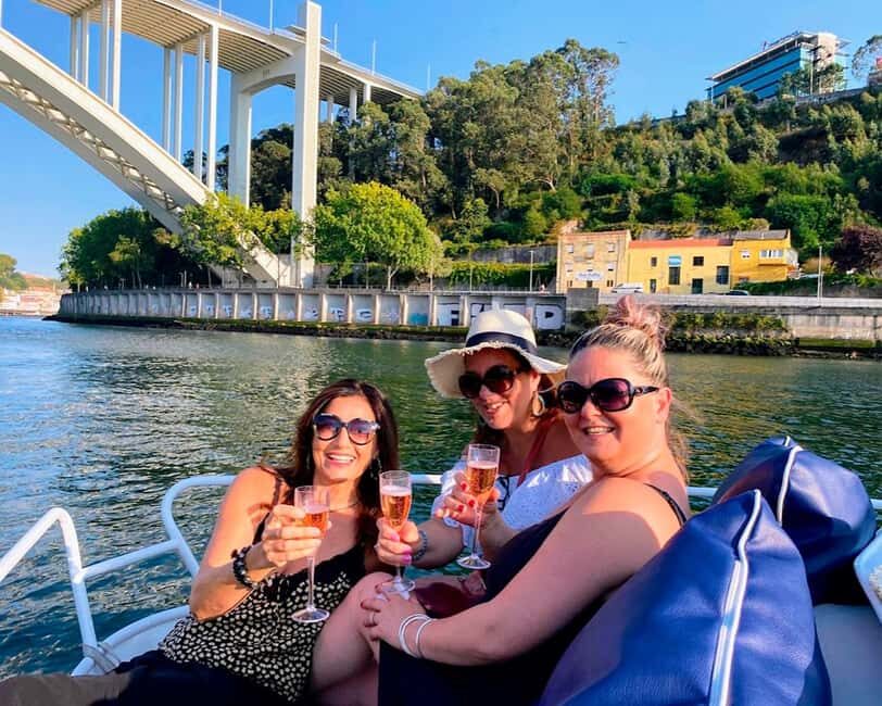 Porto: 6 Bridges and Sunset Boat Cruise with Welcome Drink - Why the Douro sunset starts at Cais do Ouro