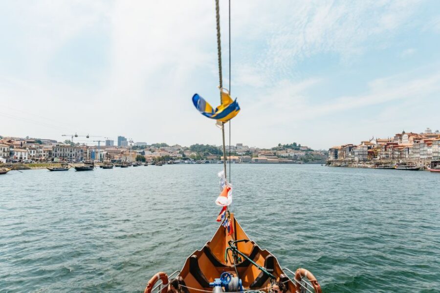 Porto: 6 Bridges Douro River Cruise - Porto and Gaia landmarks you’ll recognize while learning the bridges