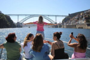 Porto: 6 Bridges Yacht Cruise with Local Wine & Snacks - Freixo Marina to the Douro’s mouth: what the 2-hour flow really looks like