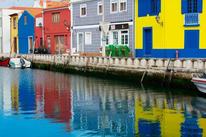 Porto: Aveiro Tour Including Moliceiro Cruise - Getting to Aveiro From Porto: Coach Time and Group Size