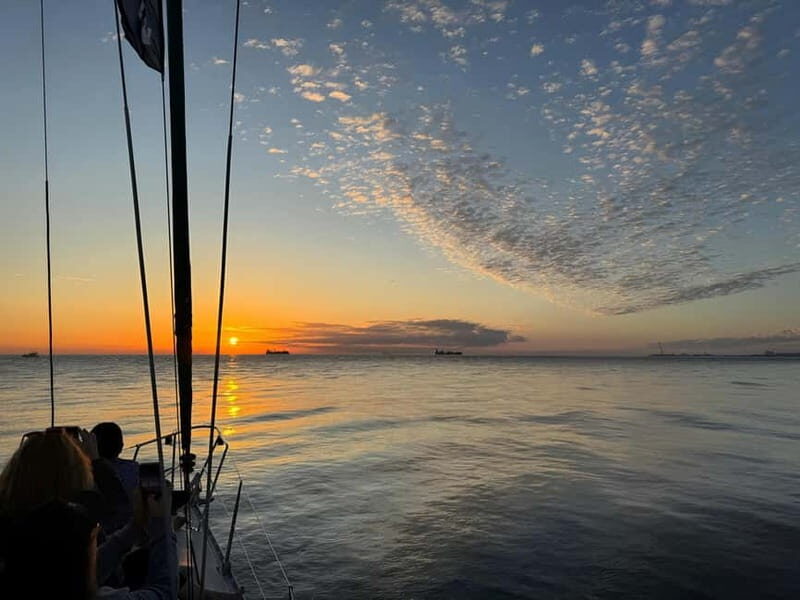Porto: Best Charming Sailboat Cruise Sunset - Getting on board: Marina to seats, snacks, and a calm start