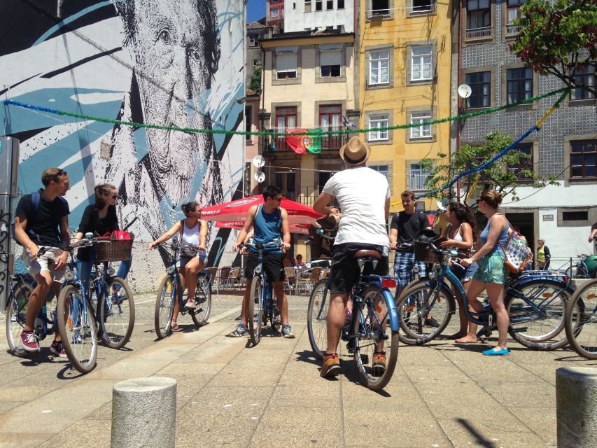 Porto: City Bike Rental - The bike setup: helmets, locks, maps, and maintenance that shows