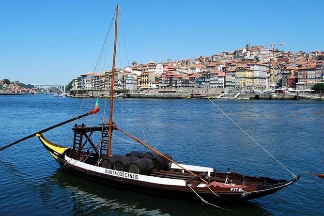Porto City Tour with Wine Tasting - Porto Cathedral: Romanesque architecture with a paid entry