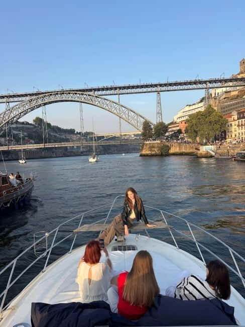 Porto: City Views or Sunset Tour with Drinks - Drinks, Music, and On-Board Comfort for Real-World Weather