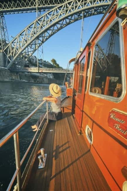 Porto: Classic Sailboat Cruise Along the Douro River - Foz do Douro: ending with the sea edge and a calmer feel