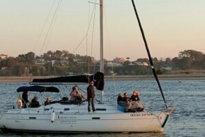 Porto: Cruzeiro privado rio douro até 8 pessoas com wine tasting - From Gaia to Porto: what the two hours actually look like
