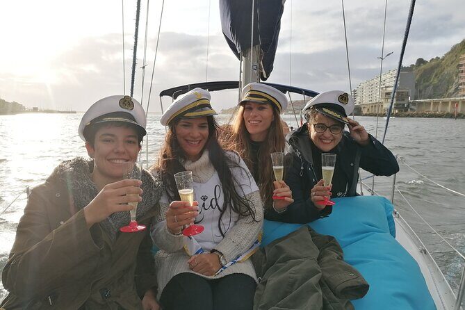 Porto: Cruzeiro privado rio douro até 8 pessoas com wine tasting - Weather and wind: when sail time might look different