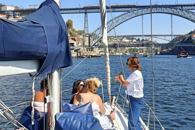 Porto: Cruzeiro privado rio douro até 8 pessoas com wine tasting - Who this Porto and Gaia cruise is best for