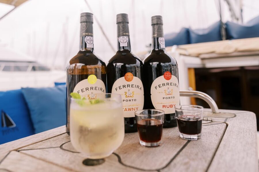 Porto: Douro river Boat tour with wine tasting (small group) - Comfort on deck: blankets, spacing, and a crew that keeps it easy