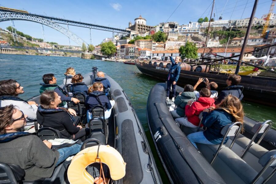 Porto: Douro River Speedboat Tour - D. Luís I Bridge: the stop built for your best photo
