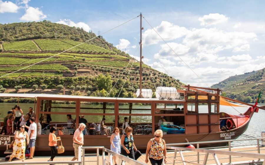 Porto: Douro Valley History & Wine Tour with Cruise & Lunch - Key moments worth planning around