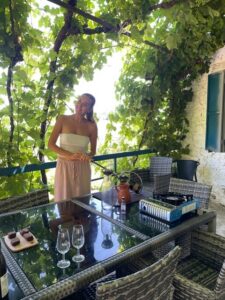 Porto: Douro Valley Wine Tour with a Sommelier & Boat Trip - The first tasting stop in Penafiel: 4 centuries, and a Port-bottle stunt