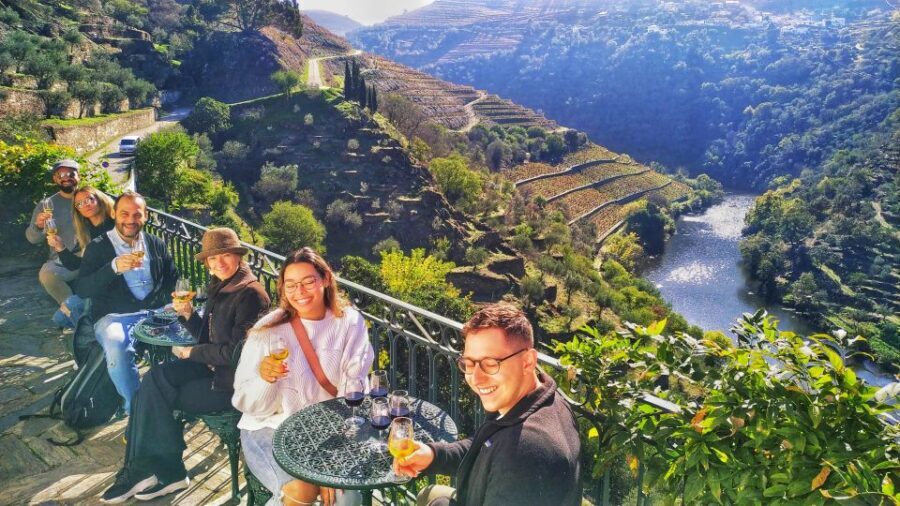 Porto: Douro Valley Wine Tour with Tastings, Boat, and Lunch - The guide factor: stories that make the glass make sense