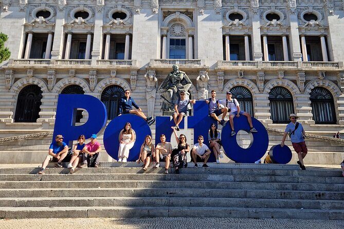 PORTO: Essencial Walking Tour 3 hours - River and cathedral viewpoints: where the guide steers you