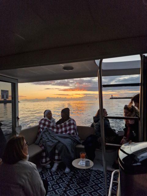 Porto: Guide Boat tour with tasting of 4 Port wines - Marina da Afurada: Your easy start for Porto and Gaia