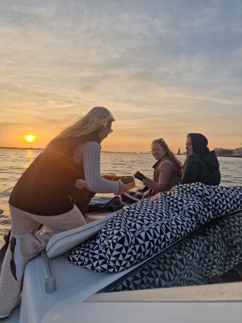 Porto: Guide Boat tour with tasting of 4 Port wines - Wine tasting of 4 Port wines: simple, guided, and made for chatting