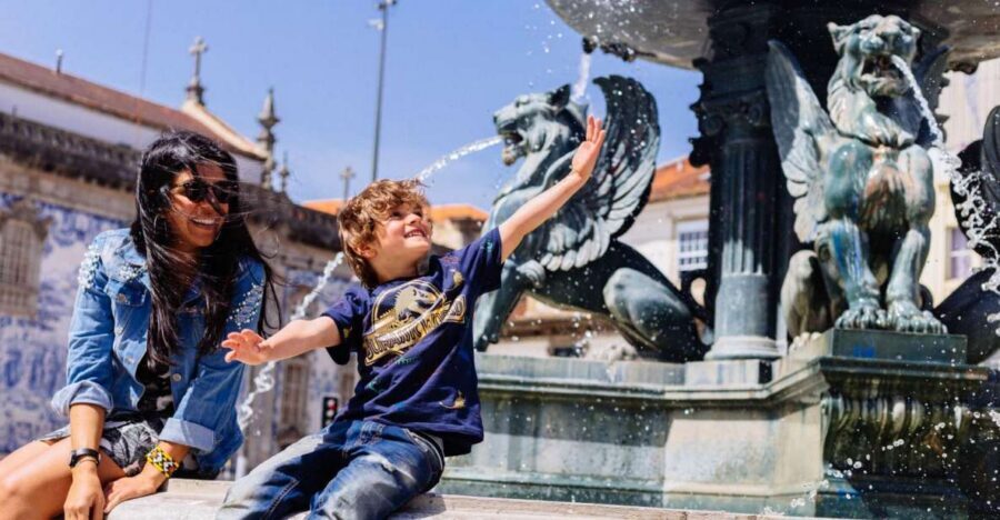 Porto: Harry Potter’s Inspiration Tour - Lions Fountain and the Gryffindor insignia
