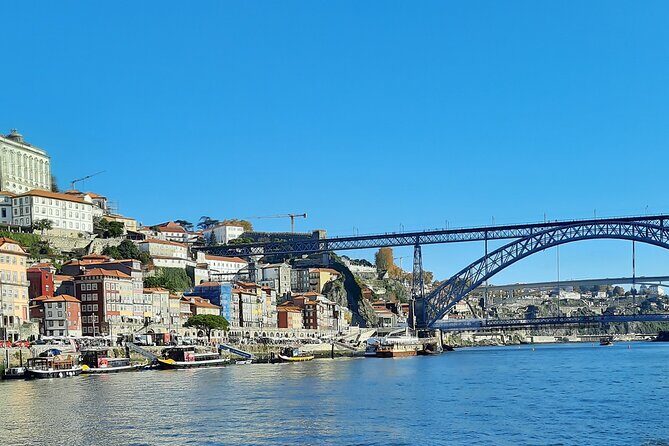 Porto Heritage Night Tour With Fado Show And Dinner Included - The Fado show in an intimate setting: how to get the most out of it