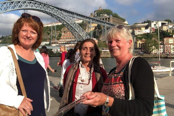 Porto Highlights Small-Group Walking Tour - A 3-hour Porto walk that helps you read the city