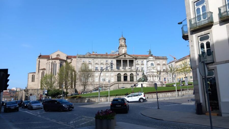 Porto Historic Center: Small Group Walking Tour & Cathedral - São Bento Station: the azulejos history lesson you can actually watch