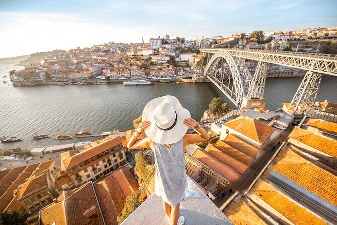 Porto Hop On Hop Off Bus Tour with Wine tasting & Night tour - The night panorama option: a second Porto after dark