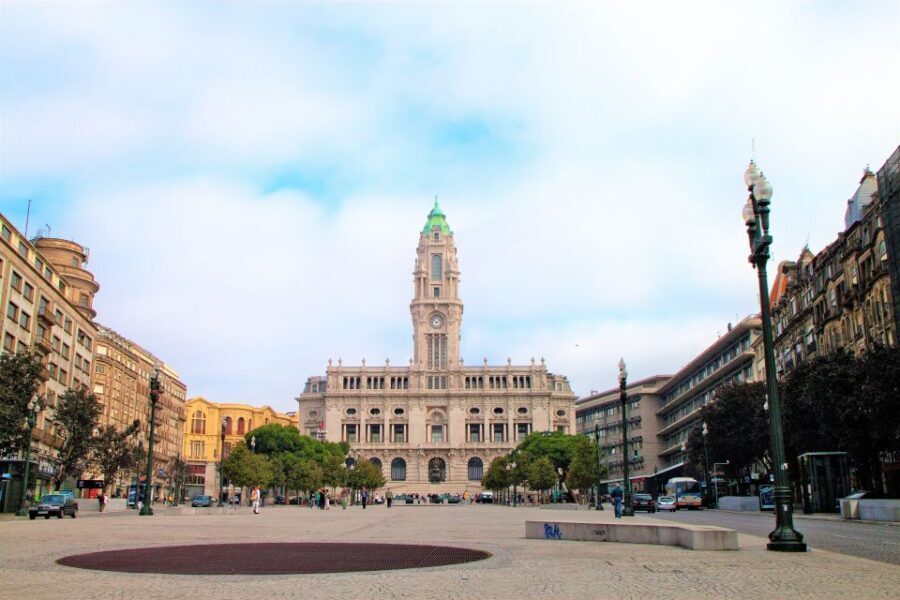 Porto: Jewish Heritage Private Tour by Tuk Tuk - Starting at Café Batalha and finding medieval Porto fast
