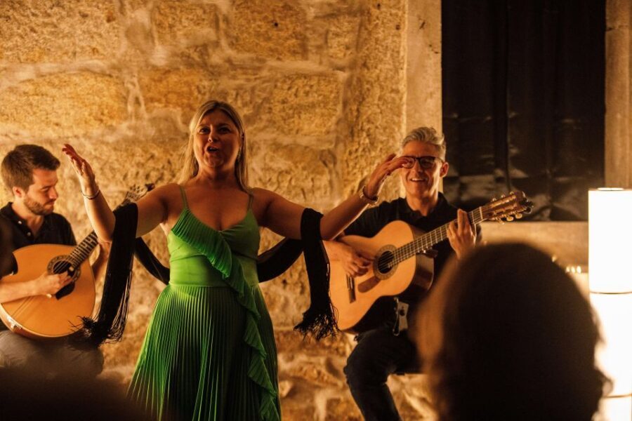 Porto: Live Fado Show with Glass of Port Wine - How to Watch and Listen So You Get the Most From It
