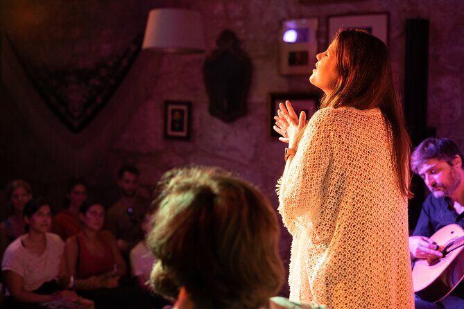Porto: Live Portuguese Fado Experience with Port Wine - Listening tips: how to enjoy the music even if you don’t catch every word
