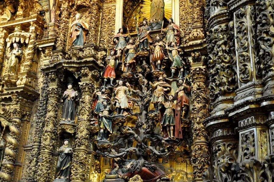 Porto: Old City and Monuments Tour - Three styles in three hours: why this format works