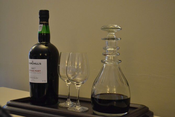 Porto: Port and Douro Wine Walking Tour With 9 Wine Tastings - Stop 2: Solar dos Dragos and Douro Valley Comparisons