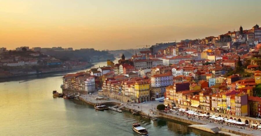 Porto: Port Wine Tour with 7 Port Tastings - Porto to Gaia: the walk that makes port wine make sense