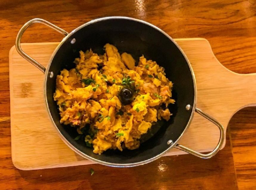 Porto: Premium Portuguese Food Tour and Sightseeing - Stop 4 at the final café: small bites, big payoff