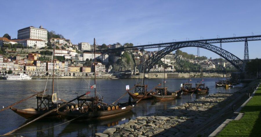 Porto: Private Bike Tour with a Local Guide - Alfândega to Massarelos: a riverside history thread you can actually follow