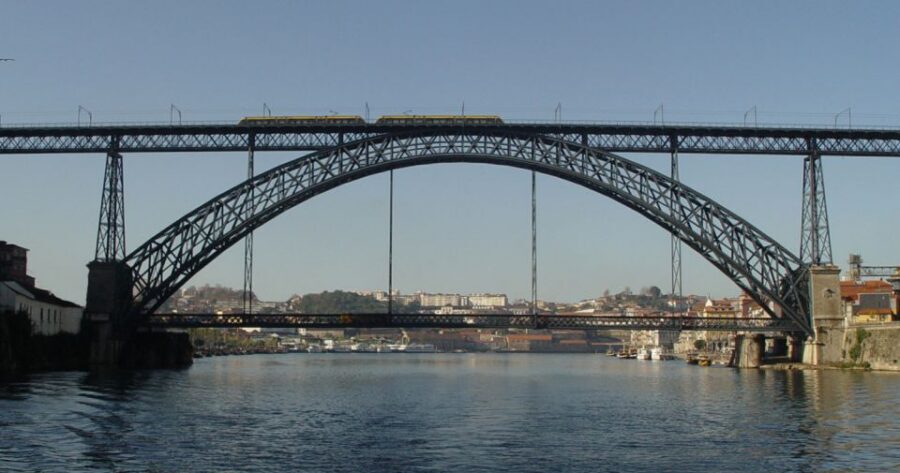 Porto: Private Bike Tour with a Local Guide - Matosinhos beach energy: where the ride turns into fresh-air sightseeing