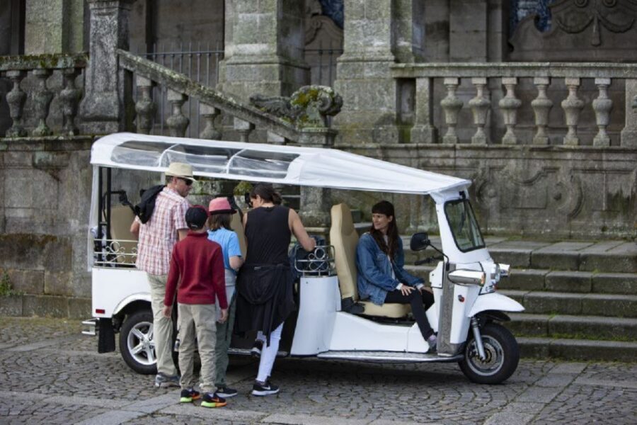 Porto: Private Sightseeing Tour by Electric Tuk Tuk - Key takeaways at a glance