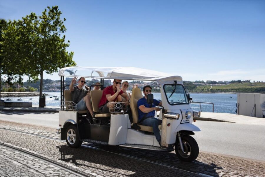 Porto: Private Sightseeing Tour by Electric Tuk Tuk - Sé, Porto (Porto Cathedral): Romanesque bones and layered heritage