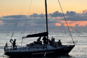 Porto: Private tour on vintage sailboat with sunset option - Dom Luís I Bridge From the Water: The View That Anchors the Whole Cruise