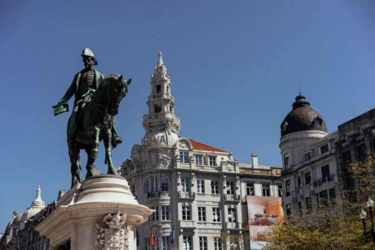 Porto: Private Tour with Locals – Highlights & Hidden Gems - São Bento Train Station: more than a photo stop