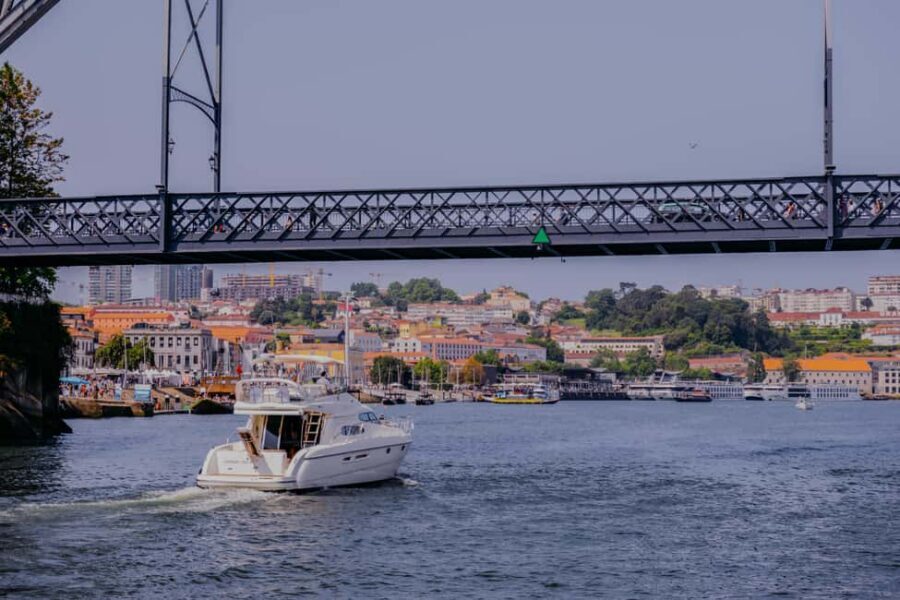 Porto: Private Yacth Cruise with Wine, Snacks & 6 Bridges - Weather and sea conditions: when the Atlantic part is on the table